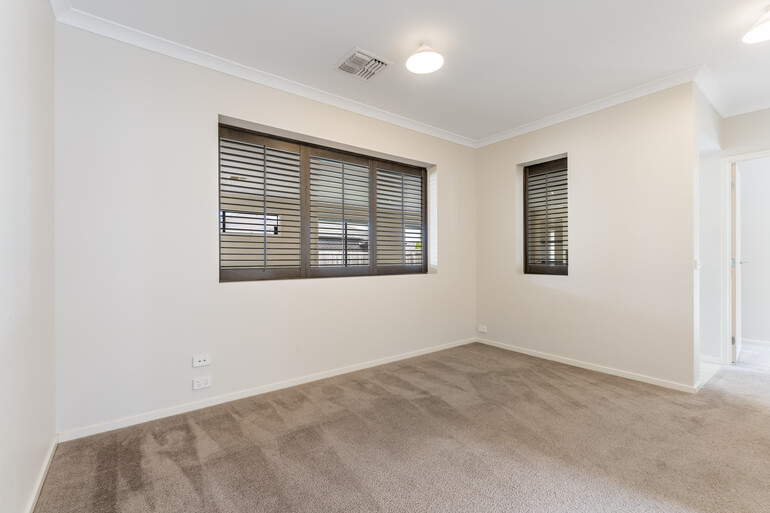 Living room before virtual staging